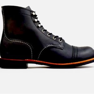 Red Wing Men’s Boots. IRON RANGER
MEN'S 6-INCH BOOT IN BLACK HARNESS LEATHER